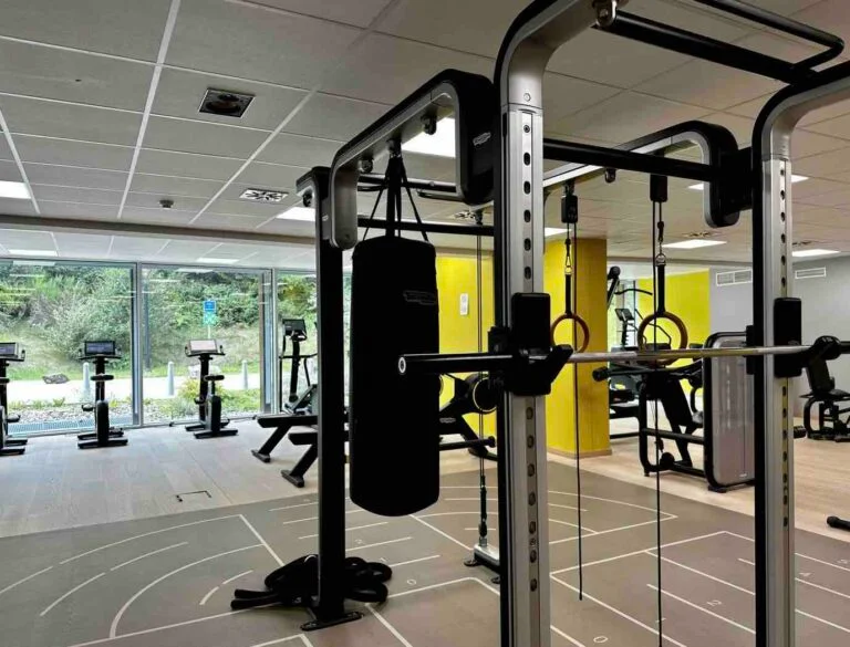 Salle de fitness équipée de Vayamundo Houffalize