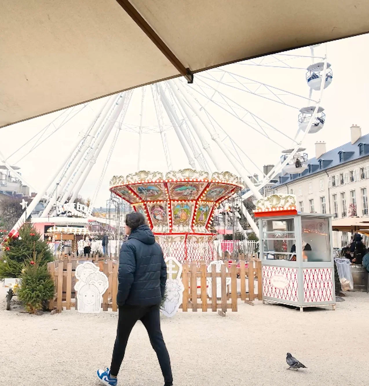 Manège et grande roue du village de Saint-Nicolas à Nancy