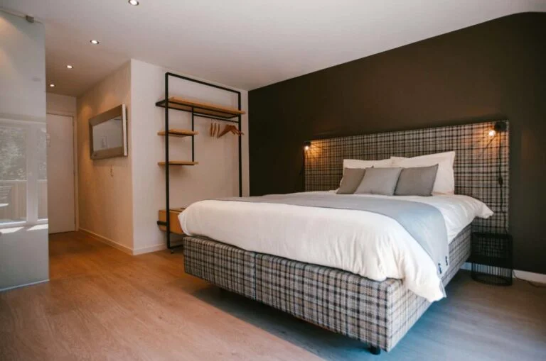 Chambre double rénovée au Val d’Arimont