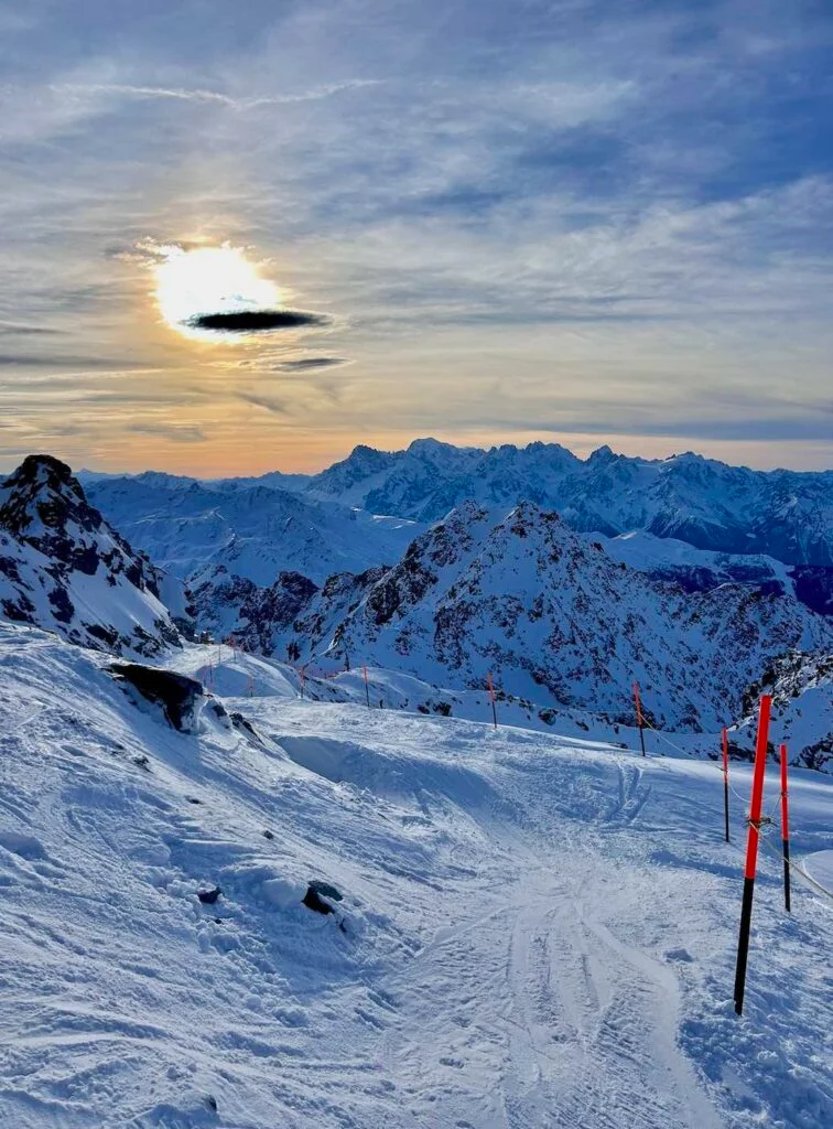 Panorama hivernal sur les Alpes depuis les pistes de Haute-Nendaz