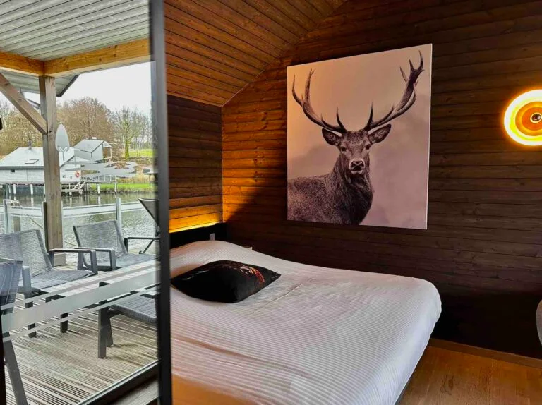 Intérieur chaleureux d’un Lodge de la Vierre