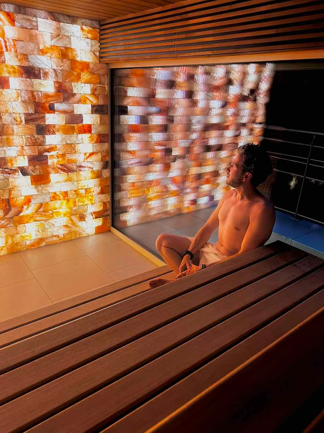 Sauna panoramique dans le wellness de Vayamundo Houffalize