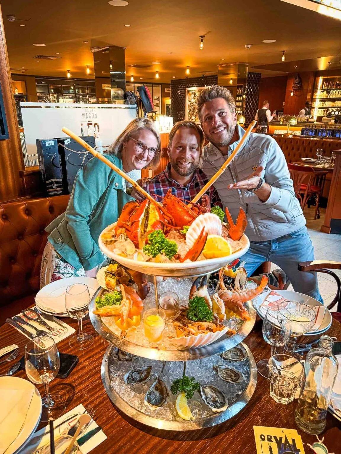 Plateau de fruits de mer servi au Wagon Léo